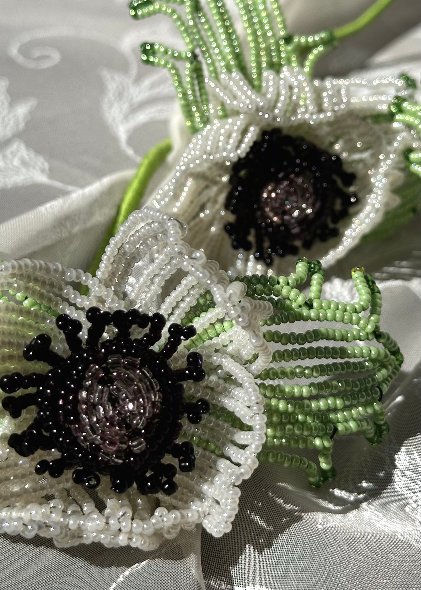 white anemone trio