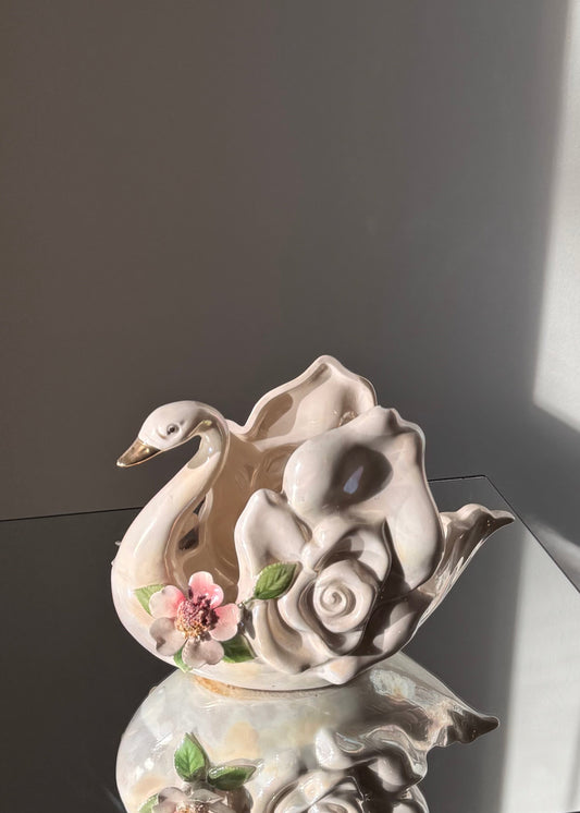 rose swan vase