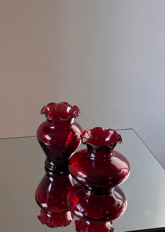 mini red vase duo