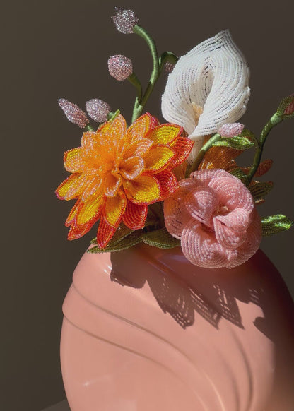 peachy dahlia bouquet